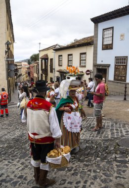 La Orotava, Tenerife, İspanya-Haziran 2016. San Isidro Labrador, La Orotava hac. Festivalin Ulusal Turizm ilgi bildirilir ve Corpus Christi sonra kutlanmaktadır. On yedinci yüzyılda kökenli Hac, thr çalışır