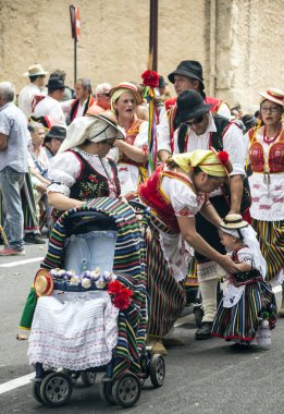 La Orotava, Tenerife, İspanya-Haziran 2016. San Isidro Labrador, La Orotava hac. Festivalin Ulusal Turizm ilgi bildirilir ve Corpus Christi sonra kutlanmaktadır. On yedinci yüzyılda kökenli Hac, thr çalışır