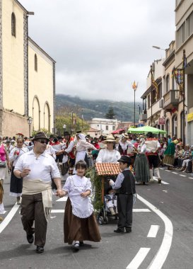 La Orotava, Tenerife, İspanya-Haziran 2016. San Isidro Labrador, La Orotava hac. Festivalin Ulusal Turizm ilgi bildirilir ve Corpus Christi sonra kutlanmaktadır. On yedinci yüzyılda kökenli Hac, thr çalışır
