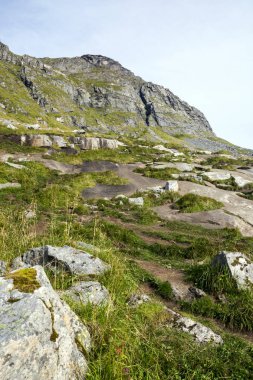 Lofoten, Norveç dağlarında bulutlu bir günde