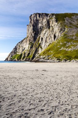 Lofoten, Norveç dağlarında bulutlu bir günde