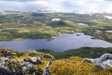 Lofoten, Norveç dağlarında bulutlu bir günde
