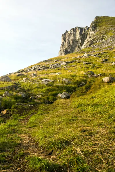 Lofoten, Norveç dağlarında bulutlu bir günde
