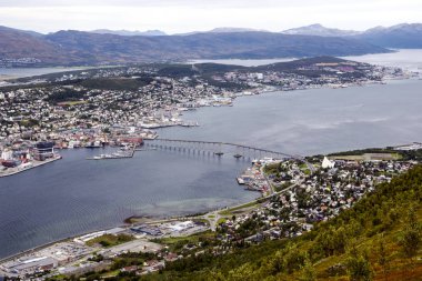Bodo, Nordland, Norveç-Eylül 2016. Bulutlu bir günde Bodo liman. BOD olduğunu bir yerleşim yeri ve Norveç, Nordland il ve ikinci başkenti bir şehir Nord-Norge bölgedeki en kalabalık şehir.