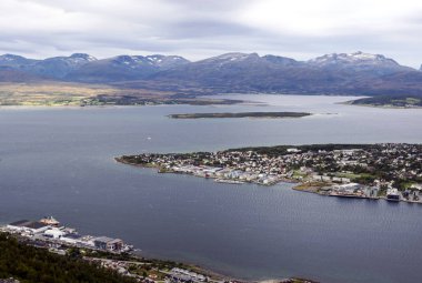 Bodo, Nordland, Norveç-Eylül 2016. Bulutlu bir günde Bodo liman. BOD olduğunu bir yerleşim yeri ve Norveç, Nordland il ve ikinci başkenti bir şehir Nord-Norge bölgedeki en kalabalık şehir.