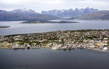 Bodo, Nordland, Norveç-Eylül 2016. Bulutlu bir günde Bodo liman. BOD olduğunu bir yerleşim yeri ve Norveç, Nordland il ve ikinci başkenti bir şehir Nord-Norge bölgedeki en kalabalık şehir.