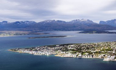 Bodo, Nordland, Norveç-Eylül 2016. Bulutlu bir günde Bodo liman. BOD olduğunu bir yerleşim yeri ve Norveç, Nordland il ve ikinci başkenti bir şehir Nord-Norge bölgedeki en kalabalık şehir.