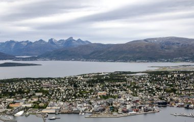 Bodo, Nordland, Norveç-Eylül 2016. Bulutlu bir günde Bodo liman. BOD olduğunu bir yerleşim yeri ve Norveç, Nordland il ve ikinci başkenti bir şehir Nord-Norge bölgedeki en kalabalık şehir.