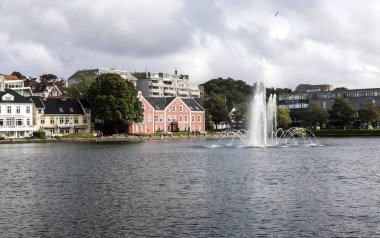 Stavanger güneybatı Norveç'te bir şehirdir. Stavanger, merkezinde katedral kenti 12. yüzyılda kurucu zaman dikildi.