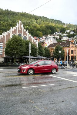Stavanger, Norveç-Eylül 2016. Anonim kişi Stavanger yürüyüş. Stavanger güneybatı Norveç'te bir şehirdir. Stavanger, merkezinde katedral kenti 12. yüzyılda kurucu zaman dikildi. S