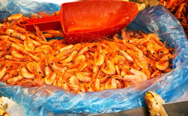 Norveç'te bir piyasa ahır, deniz ürünleri