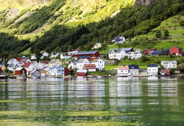 Geiranger Ist Ein Dorf Gegenüber Dem Geirangerfjord Westnorwegen Multimediale Informationen — Stockfoto