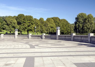 Vigeland Park veya heykel parkı, muhtemelen en ünlü parkta Norveç, Oslo, ülkenin başkenti şehir batısında bulunan Frognerparken içinde yerleşim yeridir. 1907 ve 1942 commiss arasında Norveçli heykeltıraş Gustav Vigeland tarafından yaratılmıştır