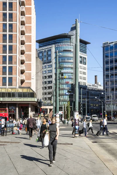 Oslo Noruega Septiembre 2016 Gente Anónima Caminando Por Las Calles — Foto de Stock