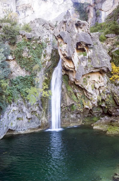 Güneşli bir günde Sierra de Cazorla Jaen İspanyol il içinde Guadalquivir Nehri başlangıcı.
