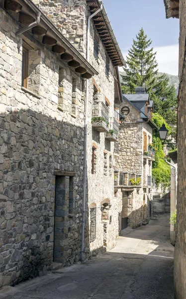 Straten Van Steen Benasque Spanje Een Zonnige Dag — Stockfoto