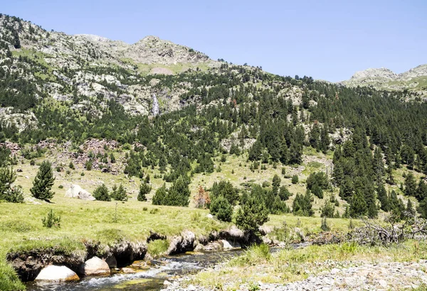 Montanhas Dos Pirenéus Vale Benasque Espanha Dia Ensolarado — Fotografia de Stock