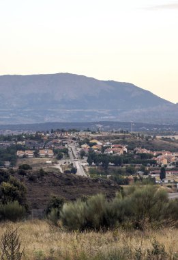 Pedraza Madrid kuzeyinde yer alan bir taslaktır. Çalışmaları Bask ressam Ignacio Zuloaga tarafından ekranda olan Pedraza kale gibi Ortaçağ binalarıyla ünlüdür. 