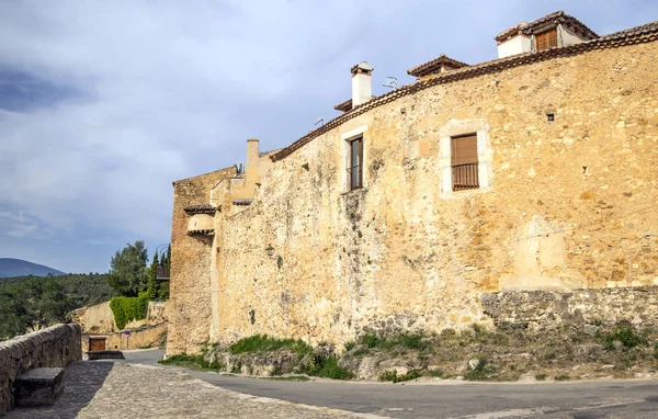 Pedraza Madrid kuzeyinde yer alan bir taslaktır. Çalışmaları Bask ressam Ignacio Zuloaga tarafından ekranda olan Pedraza kale gibi Ortaçağ binalarıyla ünlüdür. 