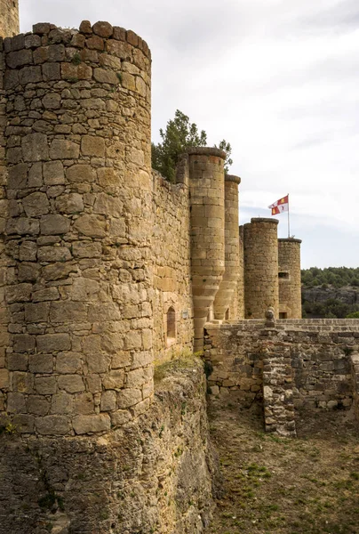 Pedraza Madrid kuzeyinde yer alan bir taslaktır. Çalışmaları Bask ressam Ignacio Zuloaga tarafından ekranda olan Pedraza kale gibi Ortaçağ binalarıyla ünlüdür. 
