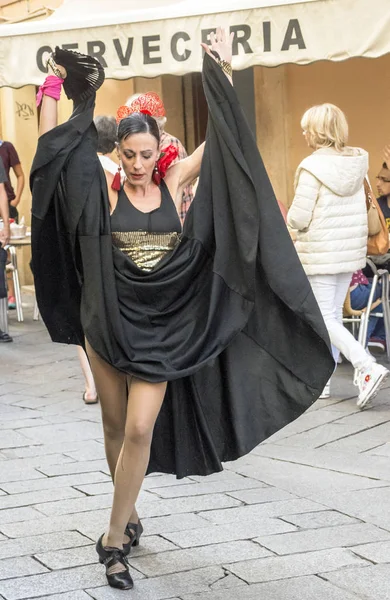 Cádiz Andalucía España Octubre 2017 Mujer Bailando Flamenco Aire Libre —  Fotos de Stock