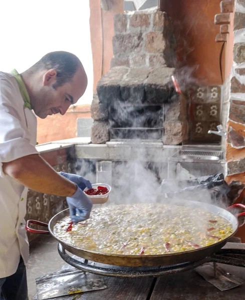 Orotava Canarische Eilanden Spanje Juni 2018 Chef Kok Voorbereiding Van — Stockfoto