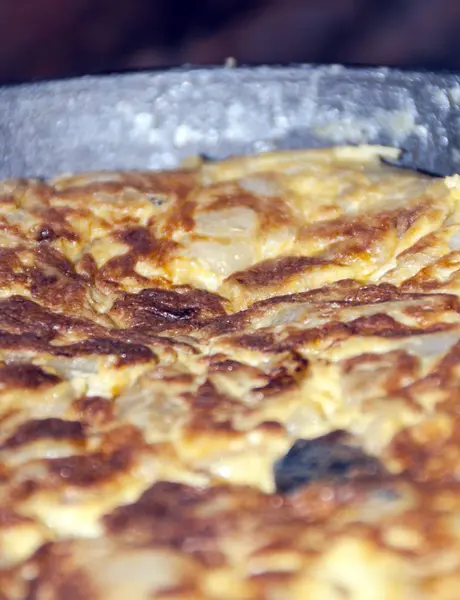 Omelett Aus Kartoffeln Einer Pfanne Kochen — Stockfoto