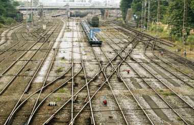 Irun Bask Ülkesi'tren parça bulutlu bir günde