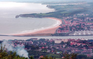 Bask Ülkesi'Irun Hava görünümünü bulutlu bir günde