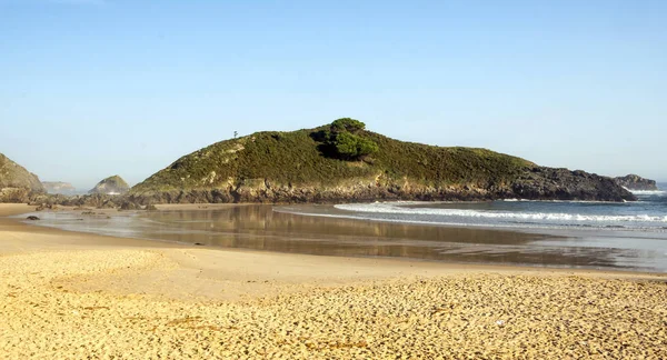 Praia Areia Astúrias Norte Espanha Dia Ensolarado — Fotografia de Stock