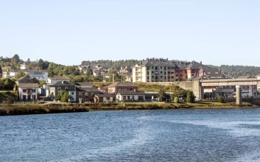 İspanya'nın kuzeyinde Finisterre denilen denize yakın kasaba