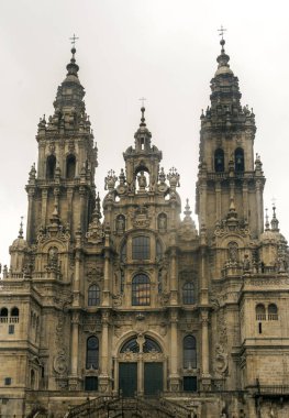 Santiago de Compostela Katedrali yağmur bir günde Santiago Yolu sonunda.