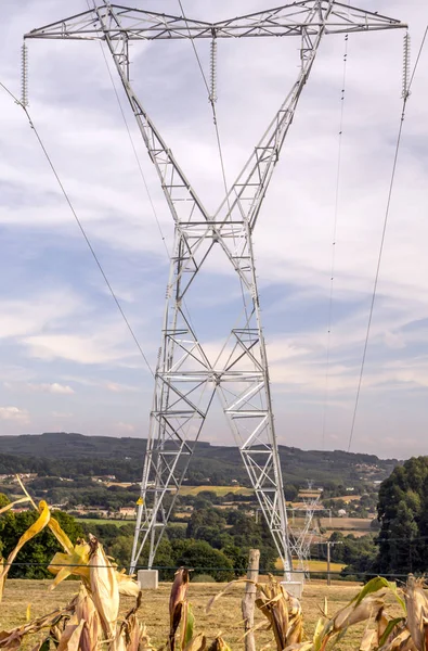 Cables Eléctricos Aire Libre Los Campos Del Norte España Día —  Fotos de Stock