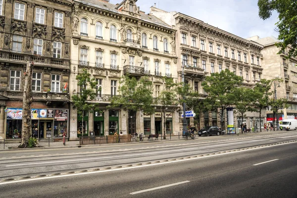Budapeszt Węgry Czerwiec 2019 Ulice Tipycal Arcitecture Budapesztu Pochmurny Dzień — Zdjęcie stockowe
