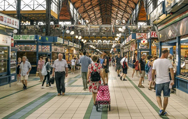 Budapest Hungría Junio 2019 Personas Mercado Central Budapest — Foto de Stock