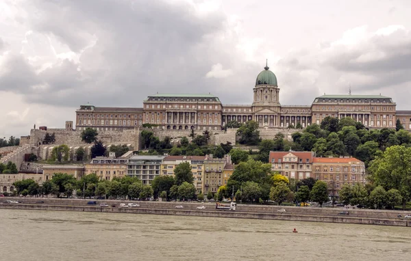 Immeuble Près Danubio Budapest Par Temps Nuageux — Photo