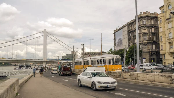 Budapest Hungría Junio 2019 Coches Carretera Budapest Día Nublado Puedes — Foto de Stock