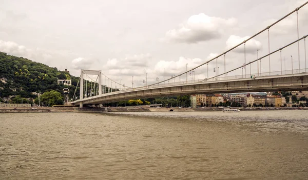 Budapest Hungría Junio 2019 Puente Del Nudcheaper Río Danubio Con —  Fotos de Stock