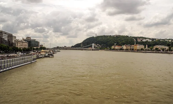 Budapest Hongrie Juin 2019 Immeuble Budapest Près Danubio Par Une — Photo