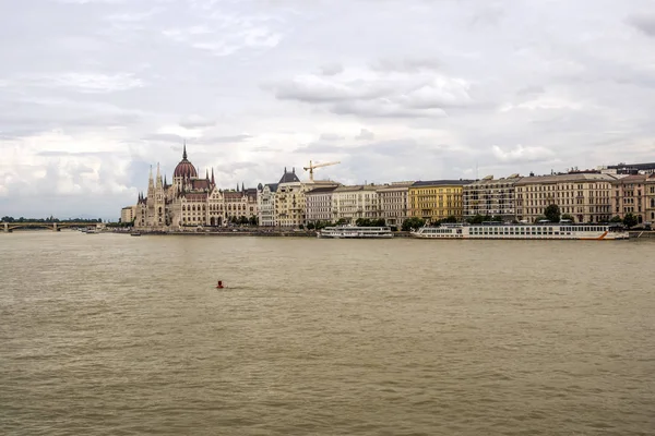 Budapest Hongrie Juin 2019 Immeuble Budapest Près Danubio Par Une — Photo