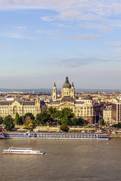 Будапешт Венгрия Июнь 2019 Года Река Дунай Будапеште Заднем Плане — стоковое фото