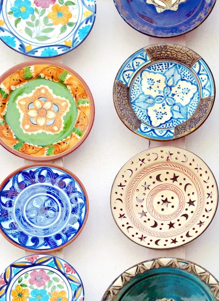 Placas de cerámica colocadas una al lado de la otra — Foto de Stock