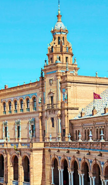 Uitzicht vanaf de toren en bogen in het Plaza van Spanje in Sevilla — Stockfoto