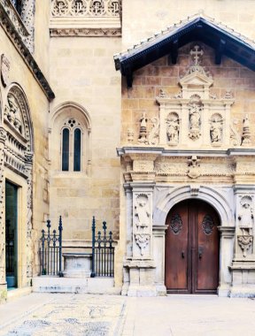 Toledo kilisesinin çan kulesigörünümü