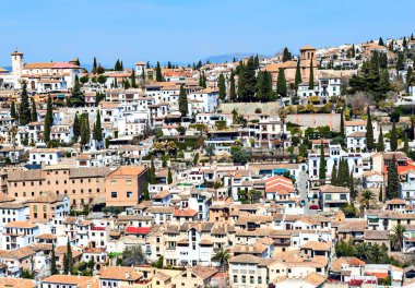 Darro nehri neresine Granada havadan görünümü kenara mo çevrili