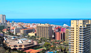 Tenerife 'deki Puerto de la Cruz' un hava manzarası