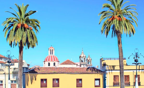 Veja a cúpula da igreja de La Concepcion na cidade espanhola — Fotografia de Stock