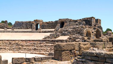 Baelo harabelerinde birkaç taşlı Roma Forumu yer almaktadır.