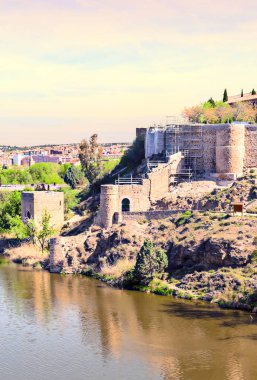 Nehrin Targus Toledo çevreleyen dağlar 