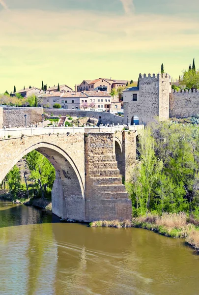 Uma vista mais próxima da ponte de Toledo — Fotografia de Stock